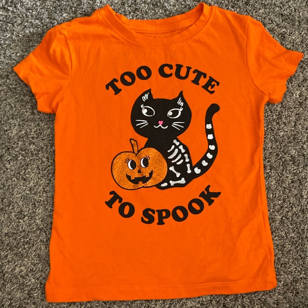 IDs size 4/5 Halloween shirt